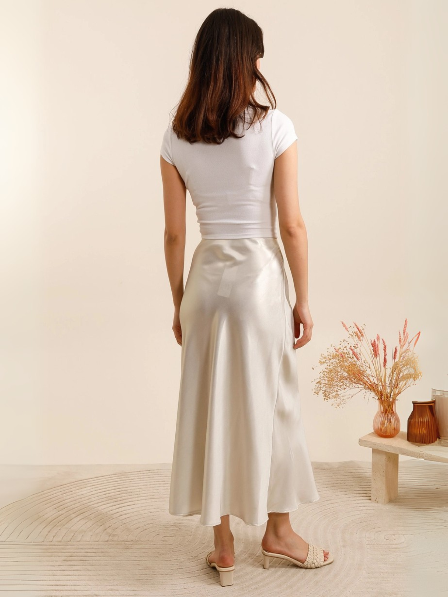 Falda midi de satén