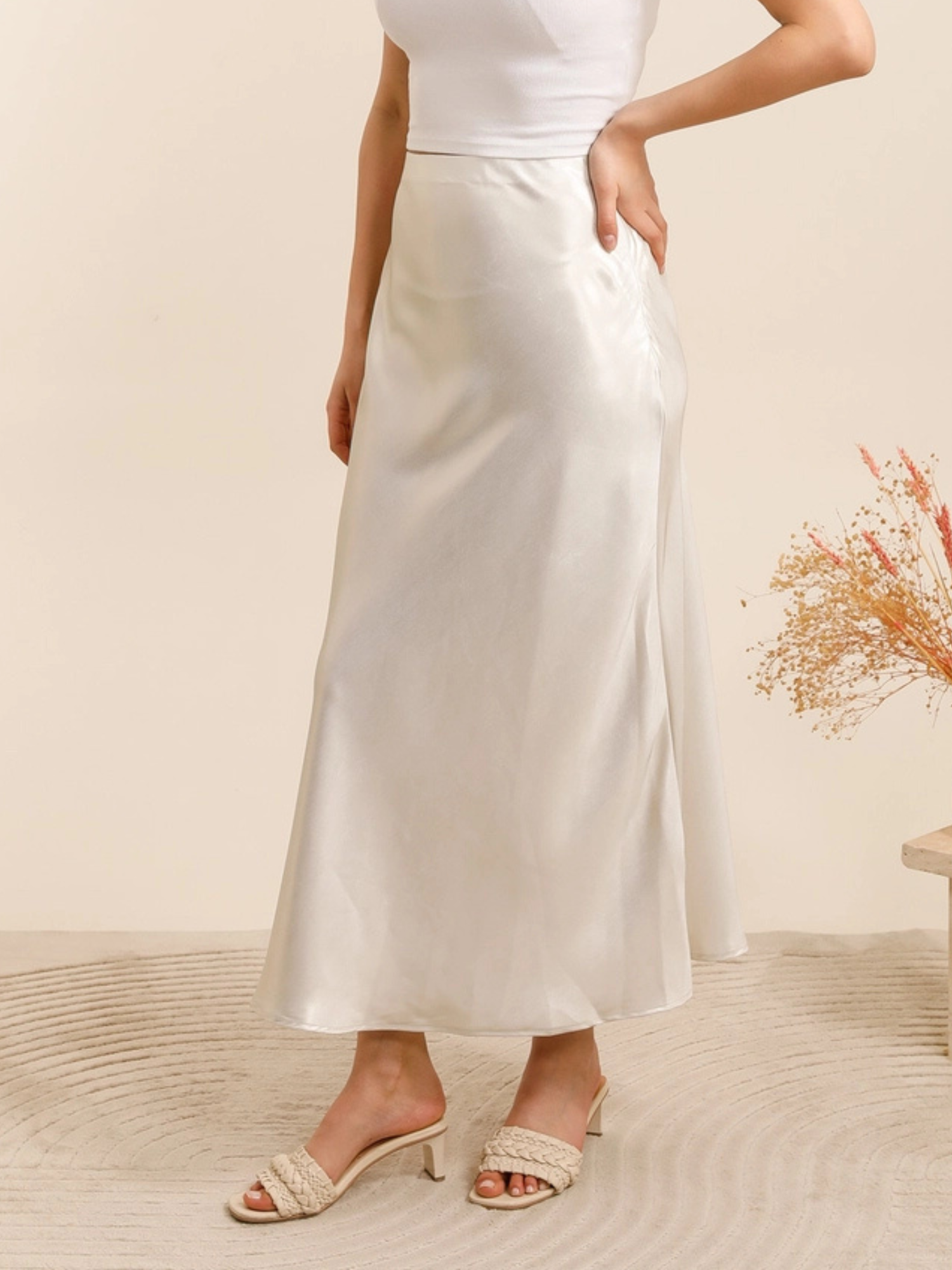 Falda midi de satén