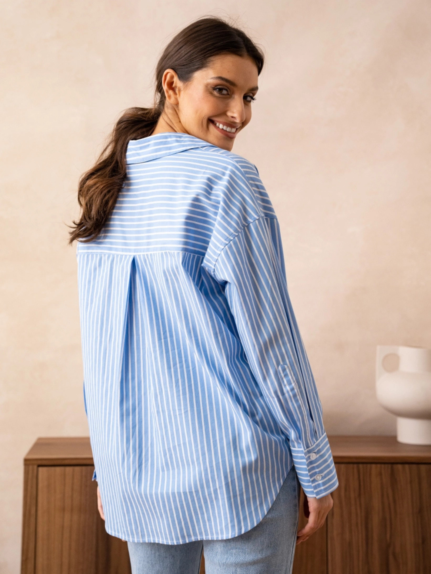 Camisa clásica algodón con cuello entallado