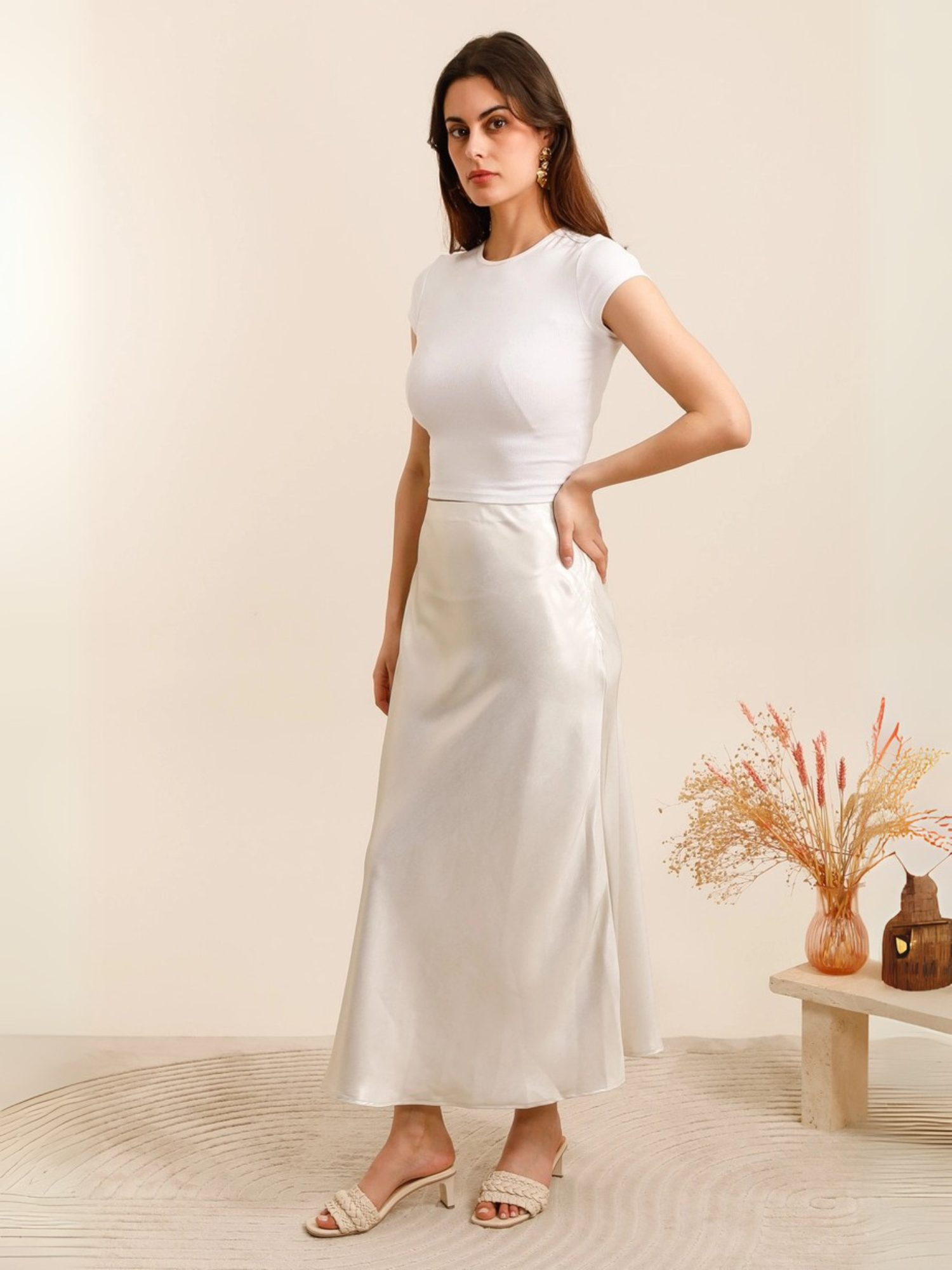 Falda midi de satén